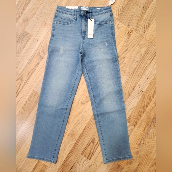 Frayed Jeans - Picture 6 of 10